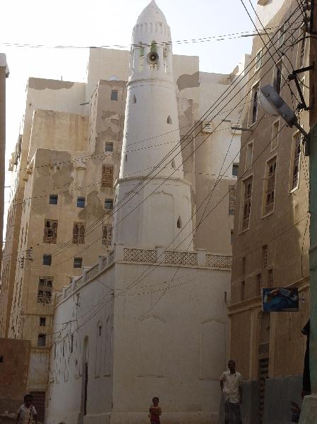 2007-10-09_16-05-56_wadi_135.jpg - SHIBBAM: mosquée