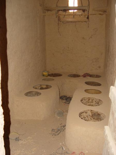 2007-10-10_11-15-31_wadi_228.jpg - Al Hurayda intérieur d'une maison