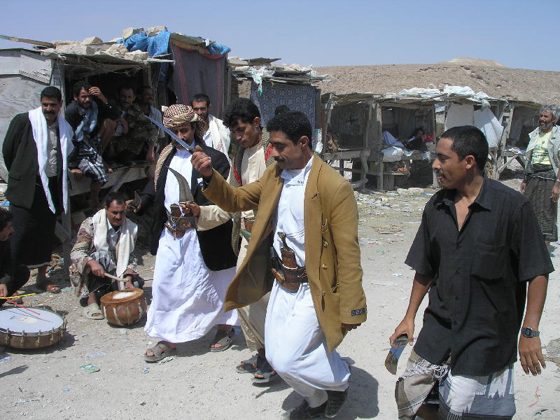 2007-10-12_10-02-59_wadi_464.jpg - Danse avec djambias