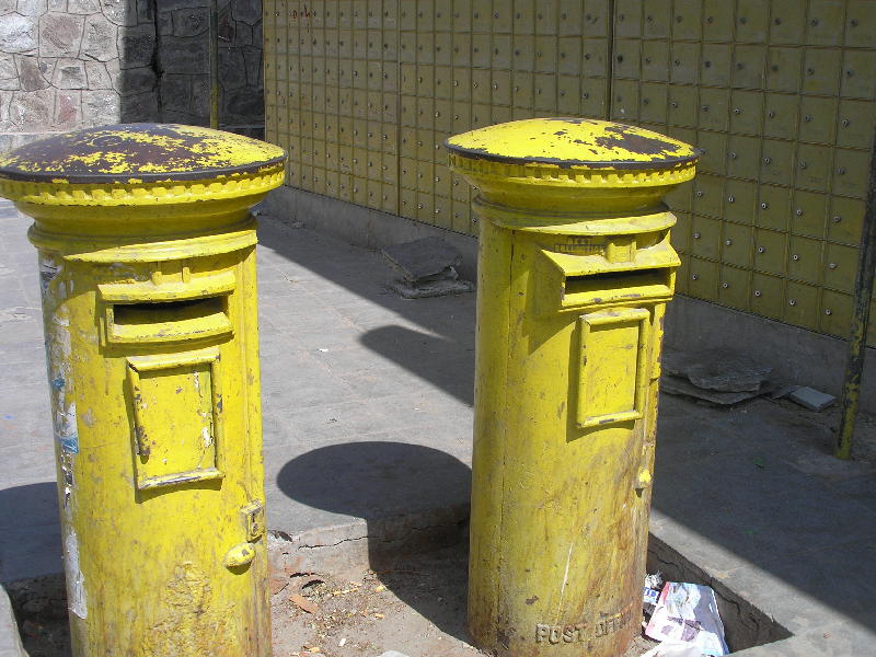 2007-10-15_09-46-08_aden_012.jpg - ADEN :la poste
