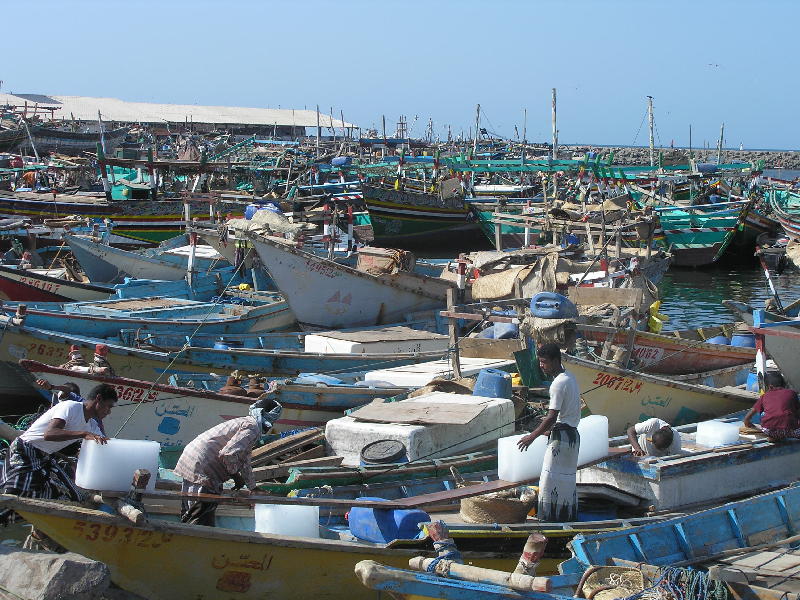 2007-10-19_09-17-03_hodeidah_116.jpg - Al Hodeidah :le port